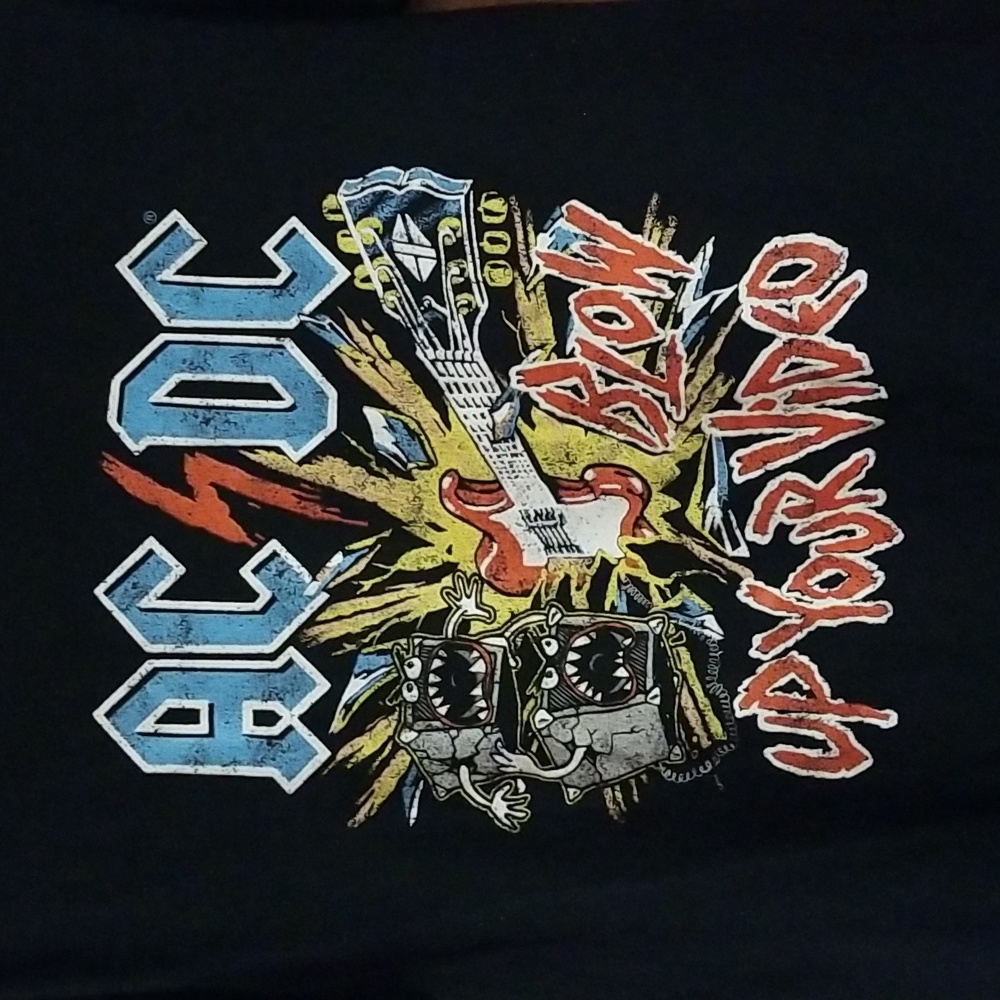 Unisex AC DC Tshirt Size Small: A